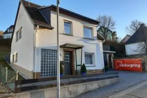 Ferienhaus Urban mit Garage - Honerath