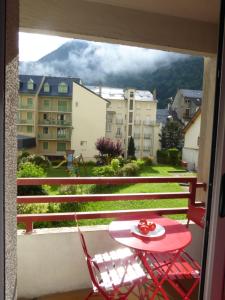 à la montagne en famille App106