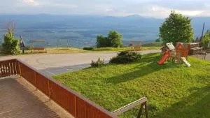 Guest house Pr Ambružarju & Apartments - 戈雷尼斯卡地区采尔克列