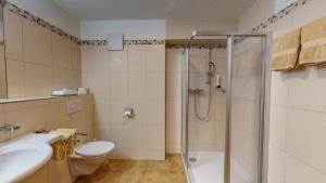 Double or Twin Room with Lake View room in Hotel Haberl - Attersee