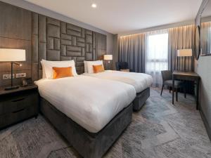 Standard Twin Room room in voco Edinburgh - Haymarket an IHG Hotel