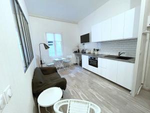 Appartements L IDEAL 56 (RDC sur rue) dans Triangle d Or (plage et casino a 300m) : Appartement - Rez-de-Chaussée