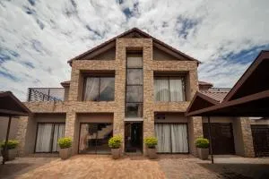 Silverton Travel Lodge - Baviaanspoort