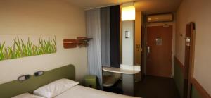 Hotels ibis budget Nimes Centre Gare : photos des chambres