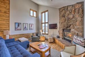 Modern Condo with Balcony and BBQ, 6 Mi to Winter Park