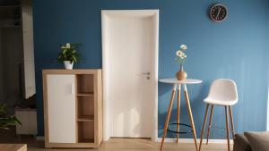 Skyblue Central apartment - 2 Bedrooms & free parking