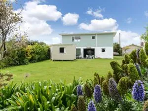 Karoola - Waimarama Bach -  Waipukurau