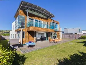 Ocean Escape - Omaha Holiday Home - Tawharanui