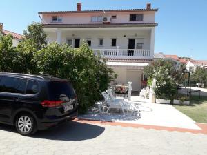 Immaculate 3Bedrooms Apartment in Rab 18 pers