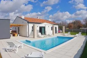 Beautiful villa with private pool on peaceful location, village Sveti Kirin - Gajana