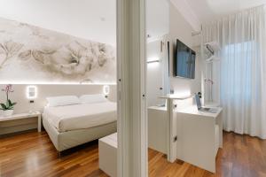 Two Connecting Double Rooms room in Hotel Giulietta e Romeo ***S