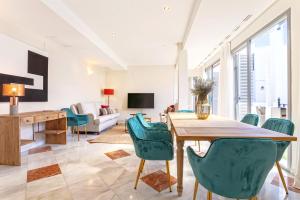 Four-Bedroom Duplex with Terrace room in Genteel Home Abades