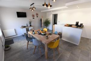 Appartements BNB EPERNAY Terrasse 86 - Terrasse privee Vue sur le Vignoble : photos des chambres