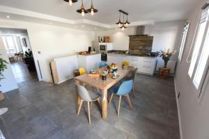Appartements Terrasse 86 - Terrasse & Climatisation - 4-6 personnes - BnB Epernay : photos des chambres