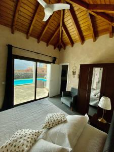 Seaside Villa in El Roque (El Cotillo) with Private Pool