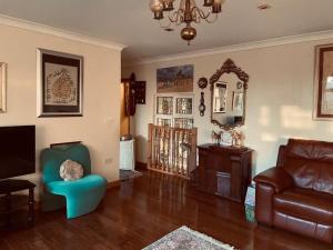 2-Bed Apartment in High Wycombe Private Garden