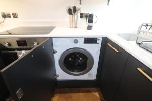 Charming two bedroom, two bathroom detached cottage