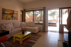 Lirio - Frente praia, 3 suites, 1km do centro,piscina, wi-fi e churrasqueira