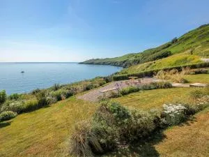 2 Garden Apartment - Beesands