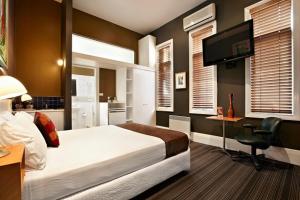 Tolarno Hotel
