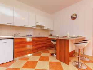 Luring Apartment in Dramalj with bubble bath 
