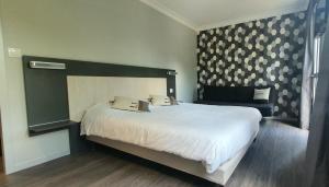 Hotels Hotel Pont De Senard : photos des chambres