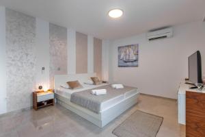 Tarari Luxury Apartment