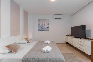Tarari Luxury Apartment