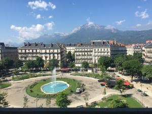 Appartements Sublime T2 Victor Hugo hypercentre Grenoble : photos des chambres