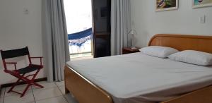 Apto em prédio frente ao mar, Meia Praia Itapema, linda vista, 3 dormitórios