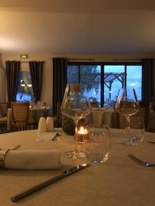 Hotels Le Cheval Blanc - Logis Hotel : photos des chambres