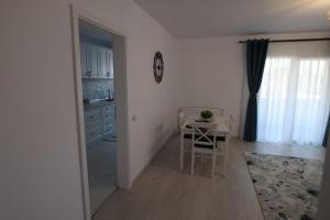 White Apartment Gura Humorului, Bucovina, Voronet