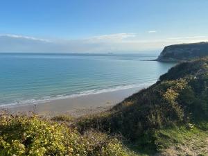 Whitecliff Bay Holiday Park - Most popular location near Pools, Clubs and Beach