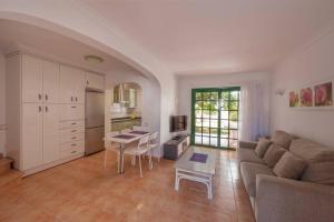 Dúplex con jardín y buenas vistas