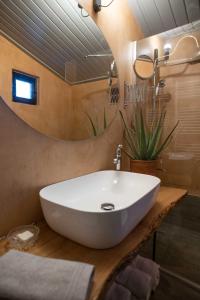 Double Room room in Philos Guesthouse