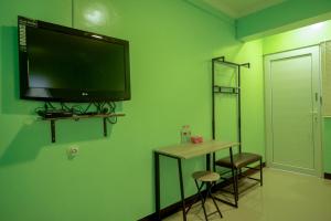 RedDoorz @ Jalan Gatot Subroto Semarang