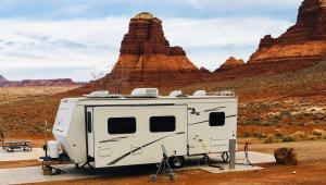RV Rental Large room in Ticaboo Hite Outpost