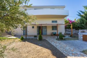 Seafront Studio with direct beach access Messinia Greece