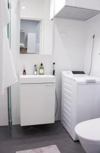 Studio 7, Air-conditioned, 1 free parking, calm own entrance