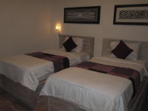 Phòng Hai Giường Đơn Loại Sang (Deluxe Twin Room)