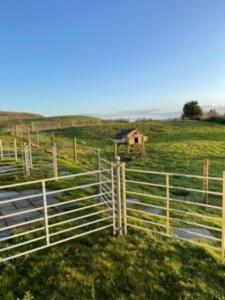 Surf Shack 1-Bed Cottage Sleeps 2 Pet Friendly