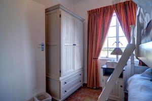 De Hoop Collection - Village Cottages