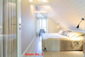 Sleepy Eye Apartment, By Cohost