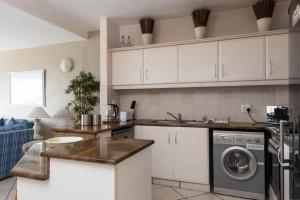 65 Perissa, Santorini, Ballito