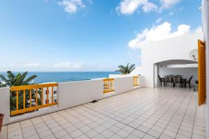 65 Perissa, Santorini, Ballito