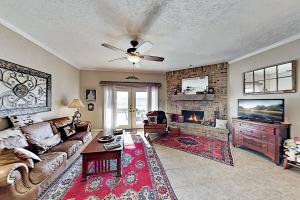 Three-Bedroom Apartment room in Canyon Lake Getaway - Fireplace Deck & Balcony condo