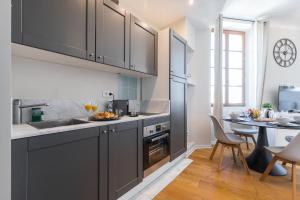 Gorgeous 1 Bdr with gardens view in the Old Town