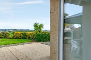 Maisons de vacances Maison de 2 chambres avec vue sur la mer jardin amenage et wifi a Paimpol : photos des chambres