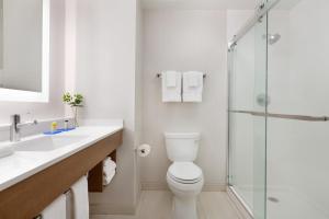 Standard Room room in Holiday Inn Express Hotel & Suites Merced an IHG Hotel