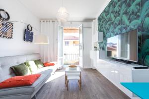 Cosy 1 Bdr near Garibaldi Square - Top Floor & AC